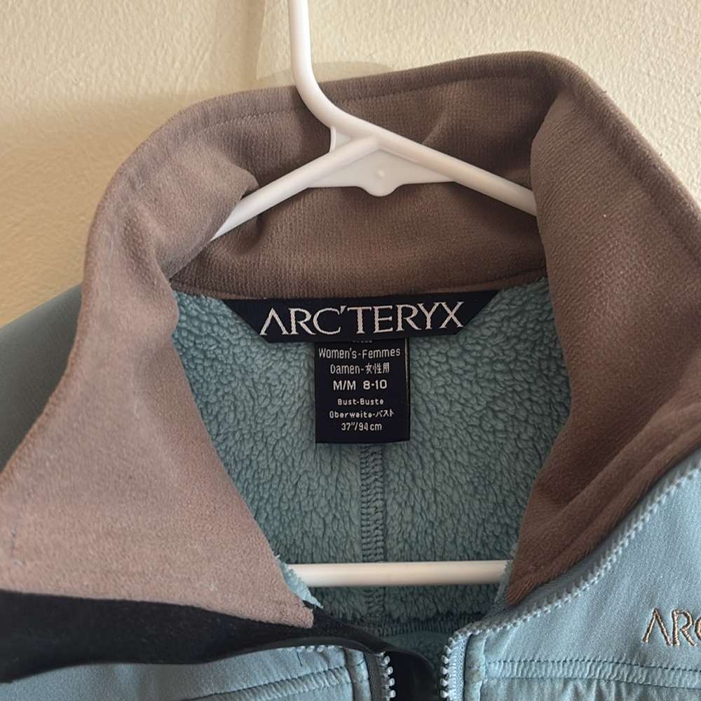 Arc'teryx Performance Jacket - Picture 7 of 11